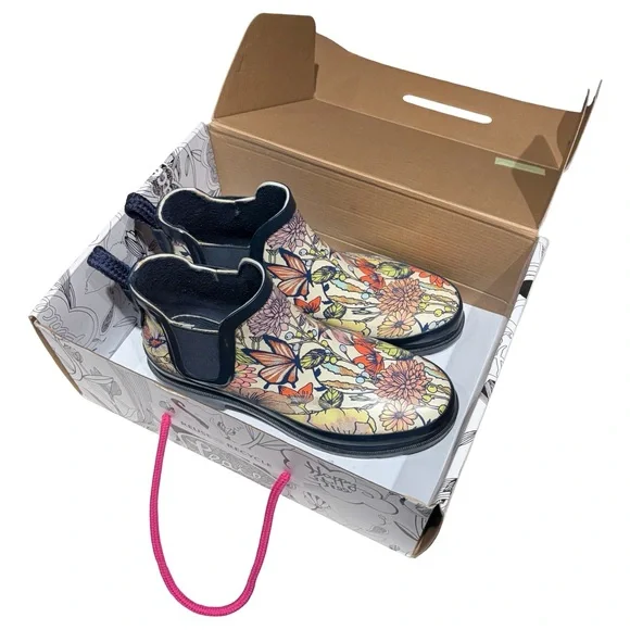 Sakroots Women’s Short Rainboots, Colorful Floral Pattern - Picture 9 of 15
